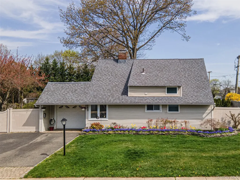 59 Orchid Road Levittown NY 11756