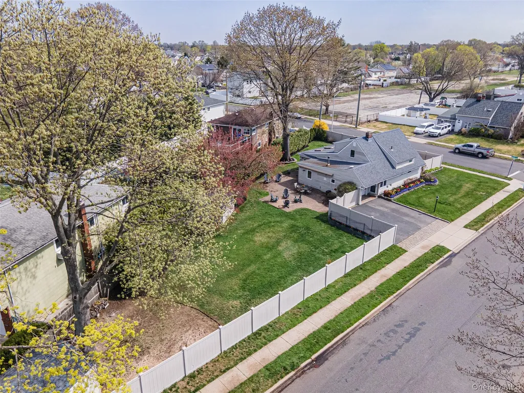 59 Orchid Road Levittown NY 11756