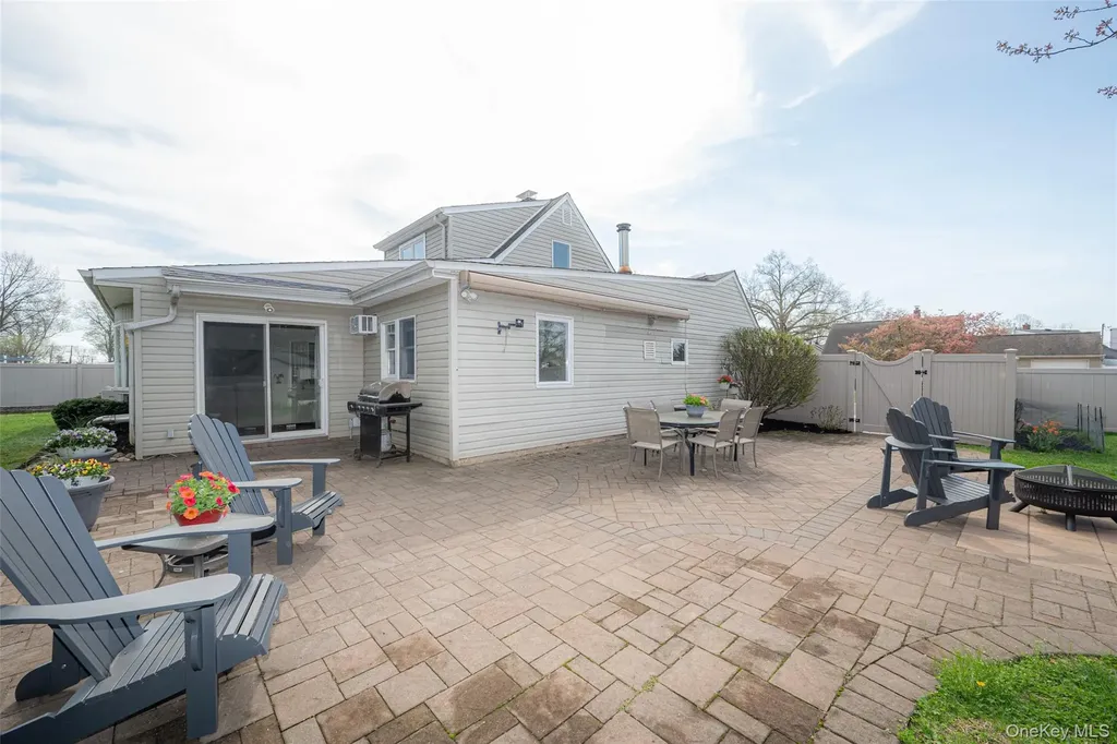 59 Orchid Road Levittown NY 11756
