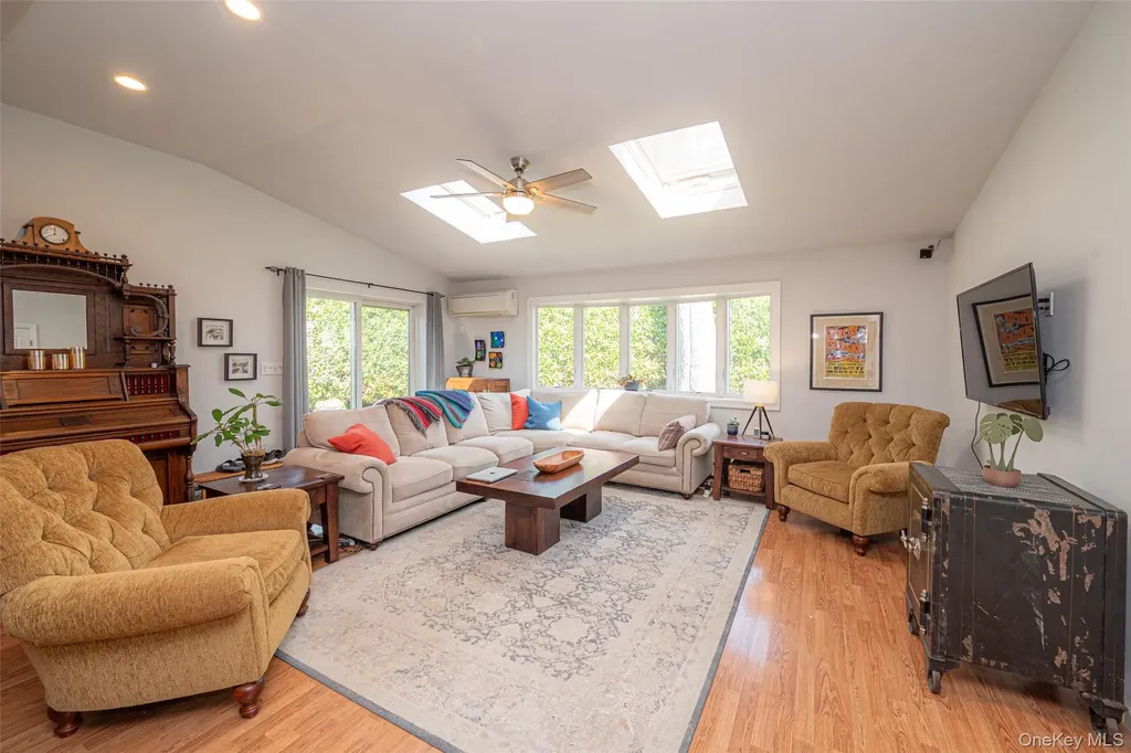 59 Orchid Road Levittown NY 11756
