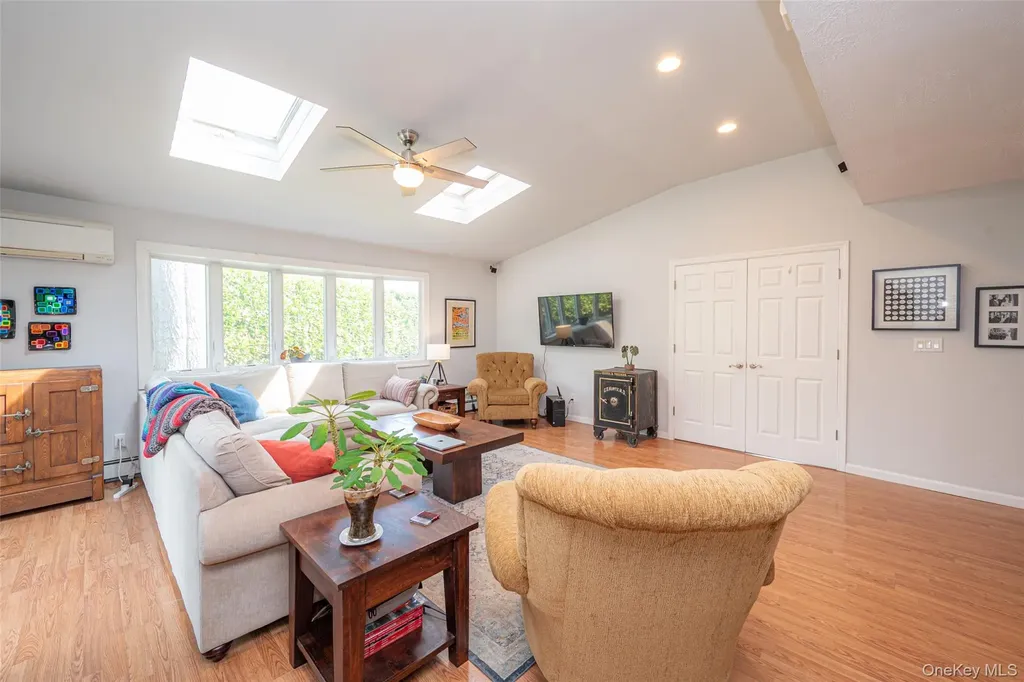 59 Orchid Road Levittown NY 11756