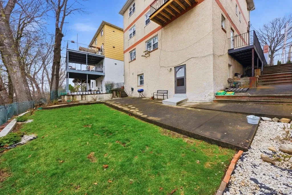 185 Bennett Avenue Yonkers NY 10701