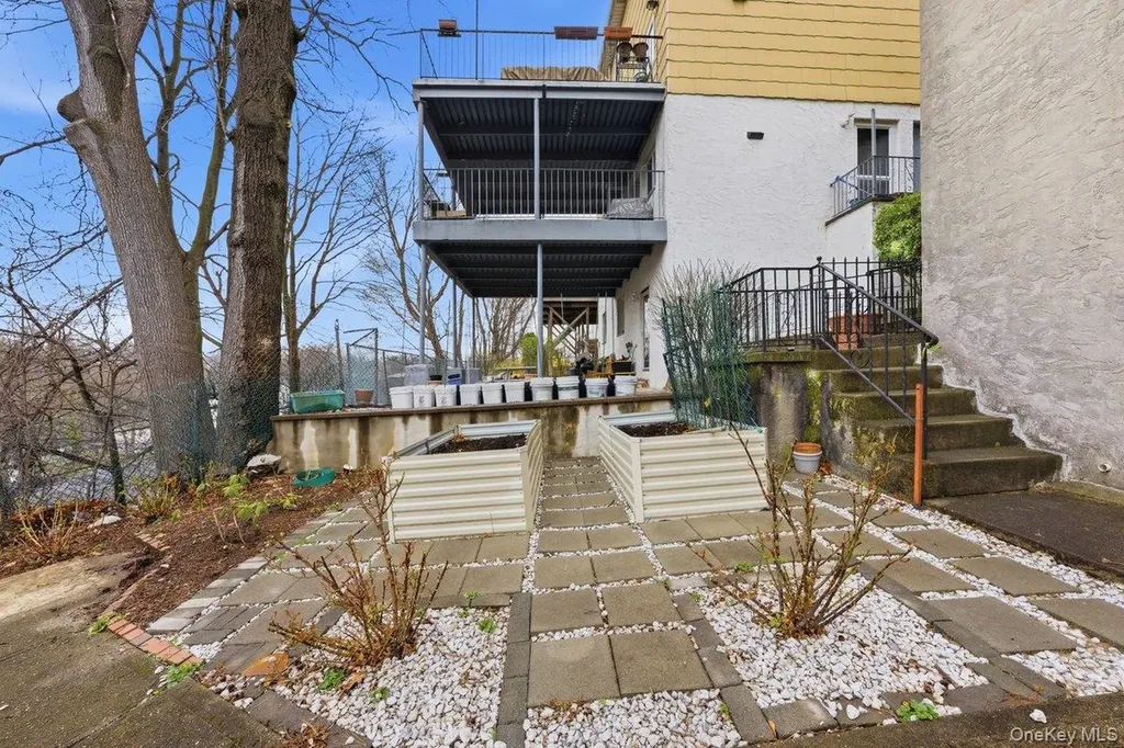 185 Bennett Avenue Yonkers NY 10701