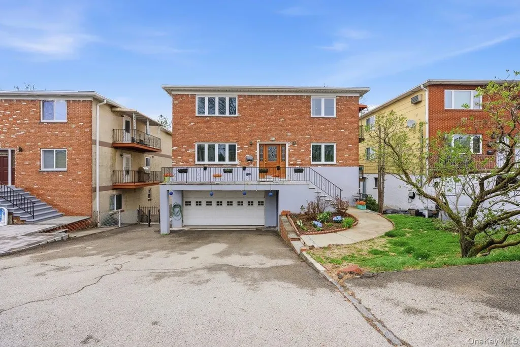 185 Bennett Avenue Yonkers NY 10701
