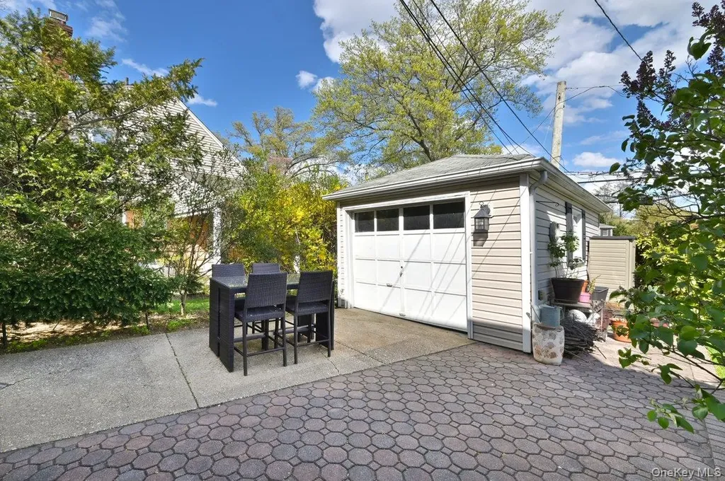 295 New Hyde Park Road Garden City NY 11530
