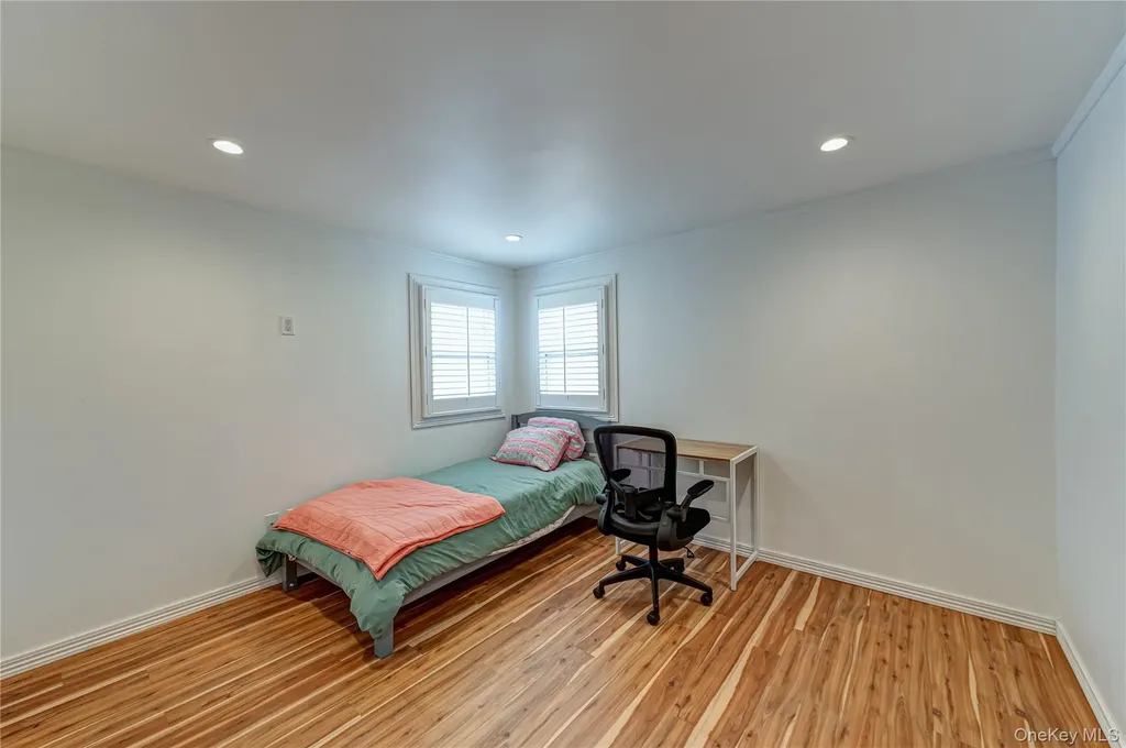 6 Longview Drive East Quogue NY 11942