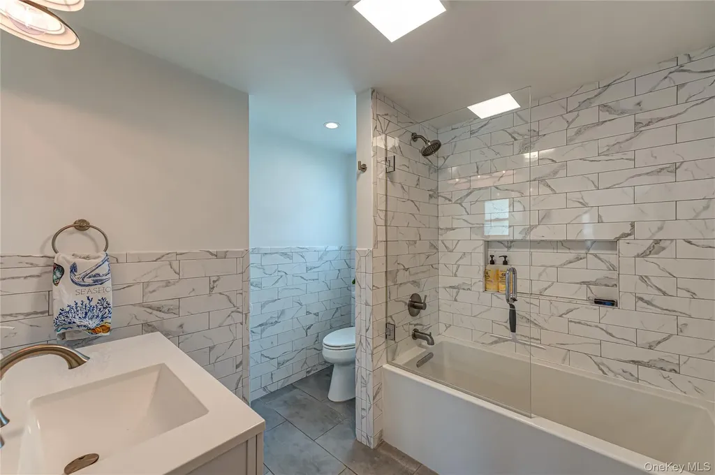 6 Longview Drive East Quogue NY 11942