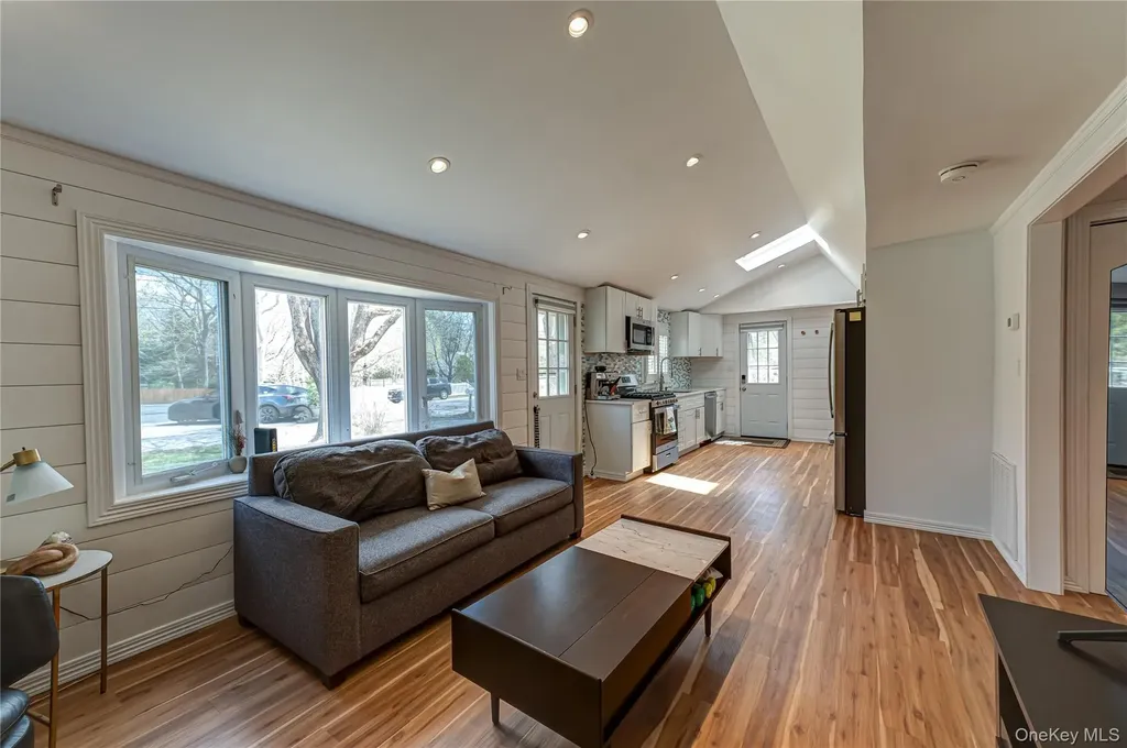 6 Longview Drive East Quogue NY 11942