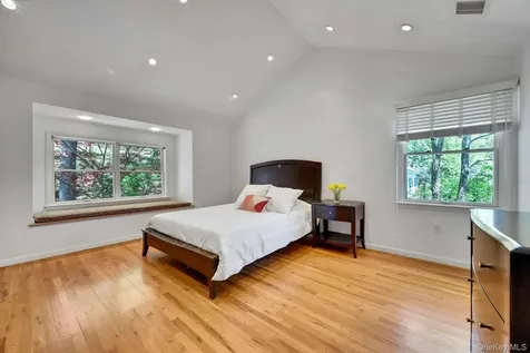 56 Westminster Road Scarsdale NY 10583