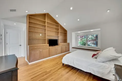 56 Westminster Road Scarsdale NY 10583
