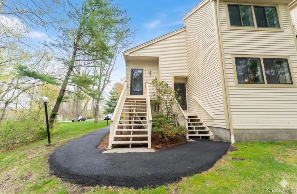 239 Deer Hill Road S South Salem NY 10590