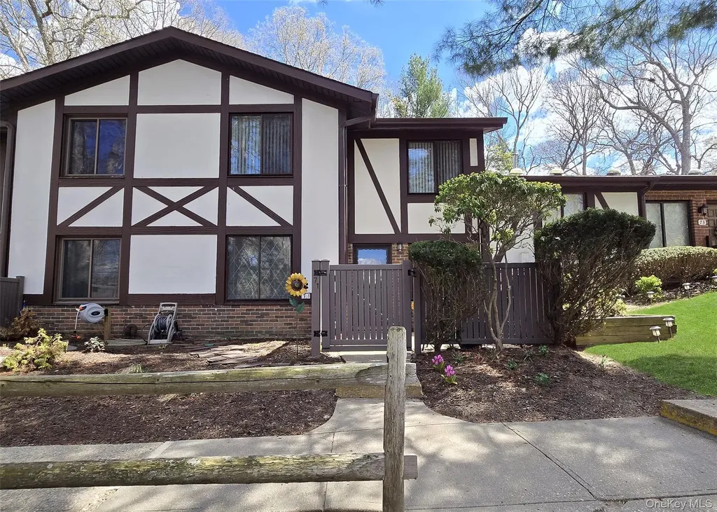 71 Skyline Drive Coram NY 11727