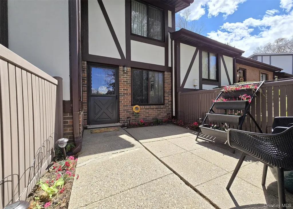 71 Skyline Drive Coram NY 11727