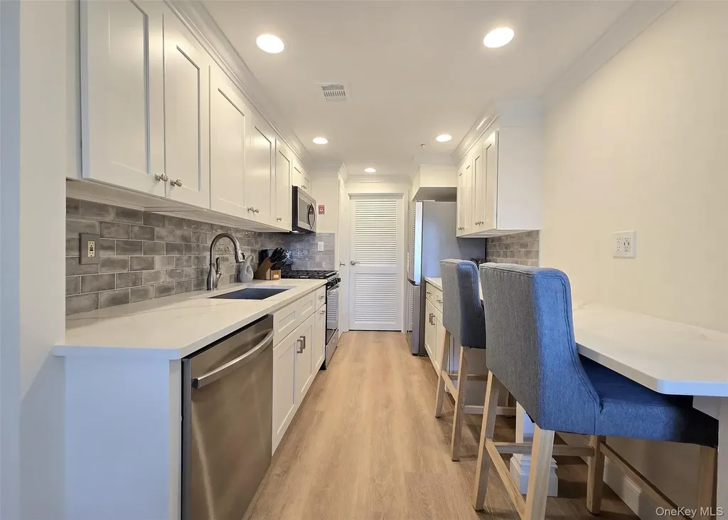 71 Skyline Drive Coram NY 11727