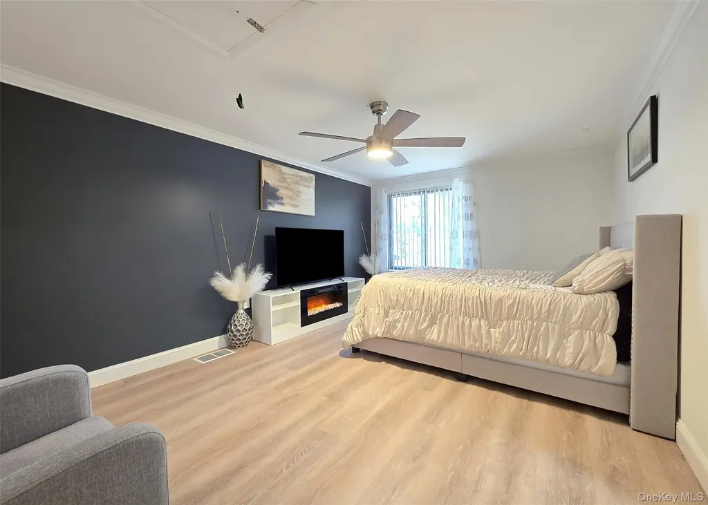 71 Skyline Drive Coram NY 11727