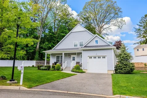 3 Clear Creek Court Huntington Station NY 11746