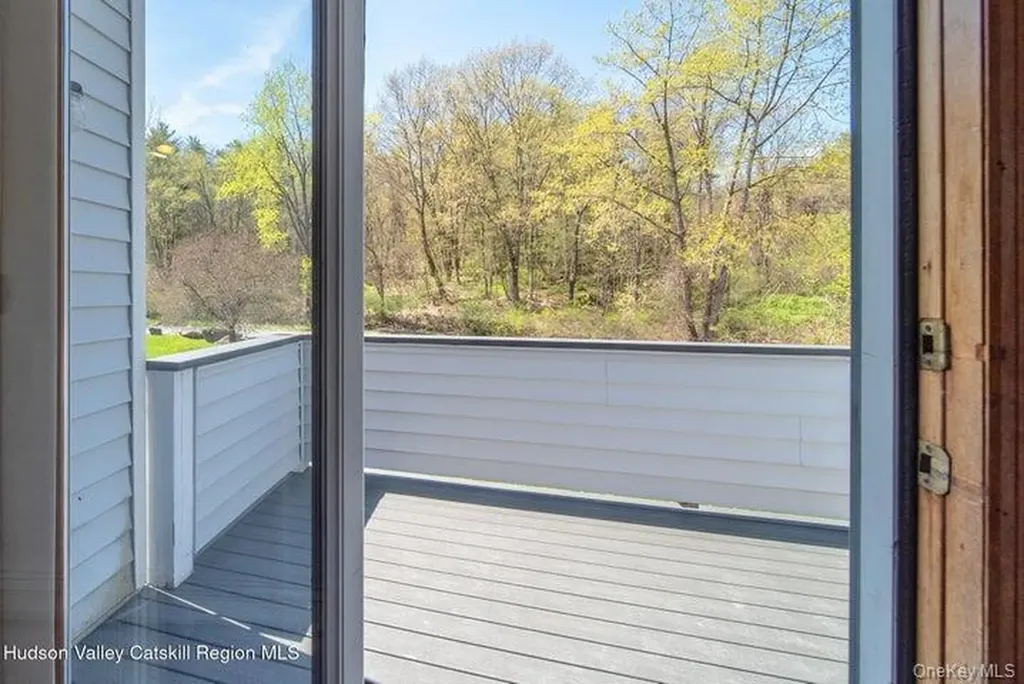 9 Rock Maple Road Saugerties NY 12477