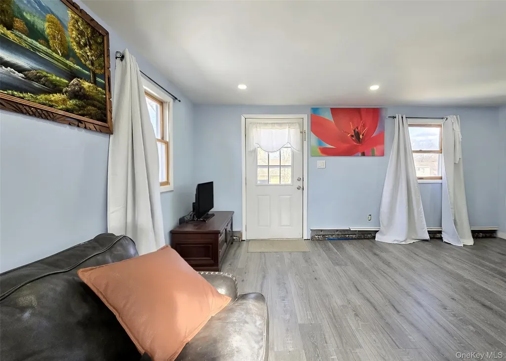 17 Gregory Drive Ronkonkoma NY 11779