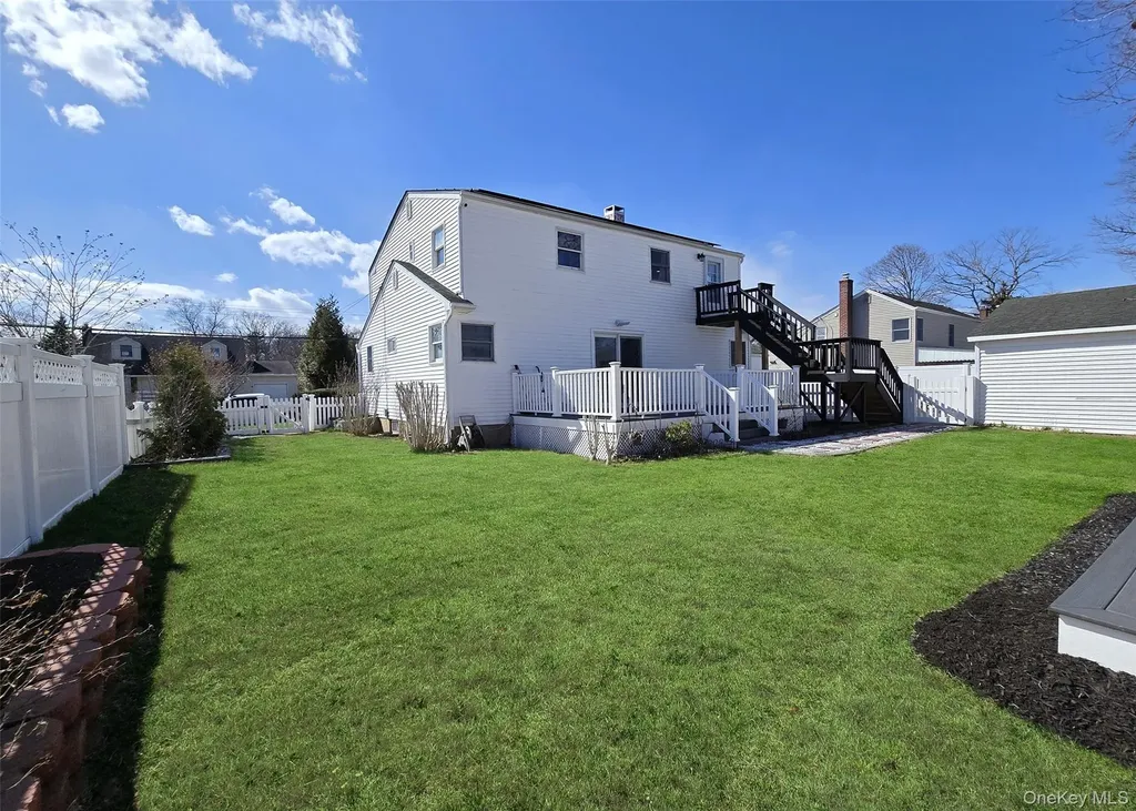 17 Gregory Drive Ronkonkoma NY 11779