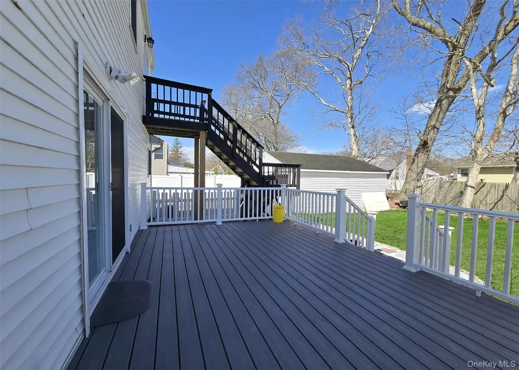 17 Gregory Drive Ronkonkoma NY 11779