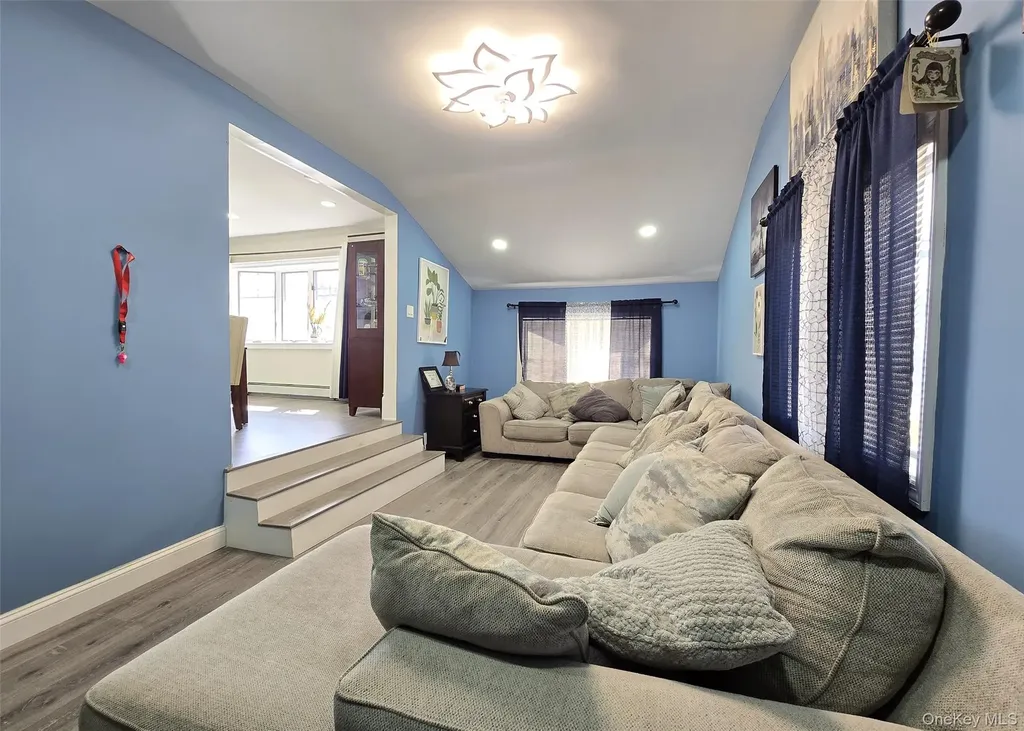 17 Gregory Drive Ronkonkoma NY 11779