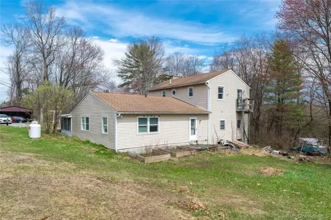 18 Powerline Lane Staatsburg NY 12580
