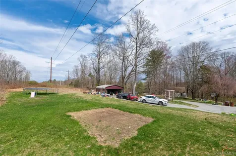 18 Powerline Lane Staatsburg NY 12580