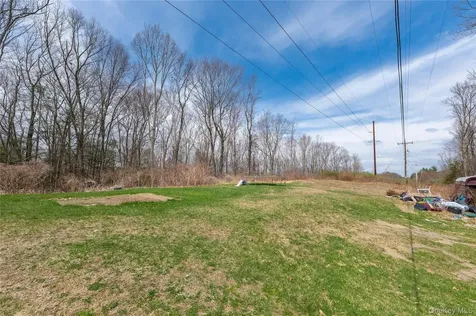18 Powerline Lane Staatsburg NY 12580