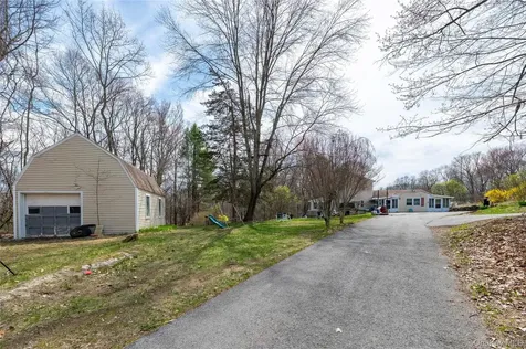 18 Powerline Lane Staatsburg NY 12580