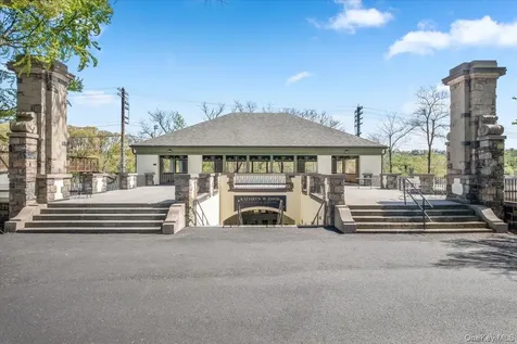 146 Hunter Avenue Sleepy Hollow NY 10591