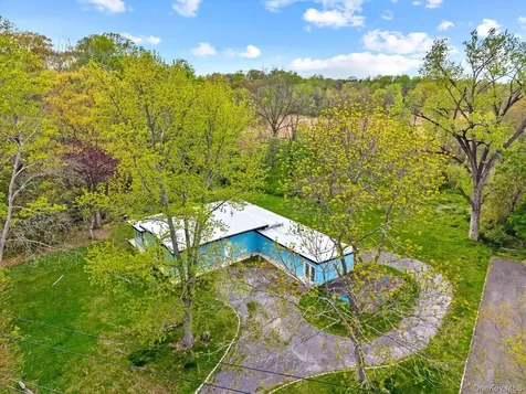 107A Wildwood Road Great Neck NY 11024