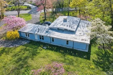 107A Wildwood Road Great Neck NY 11024