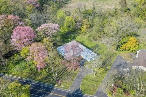 107A Wildwood Road Great Neck NY 11024