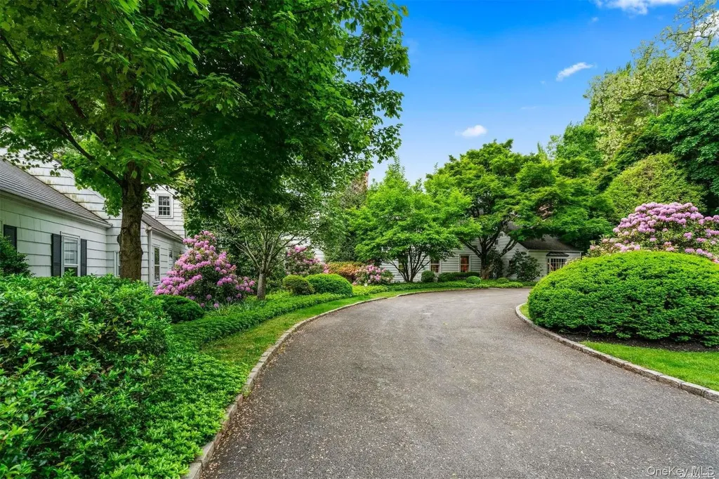 200 Cleft Road Mill Neck NY 11765