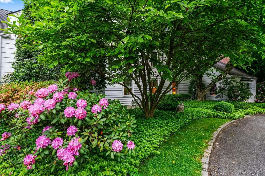 200 Cleft Road Mill Neck NY 11765