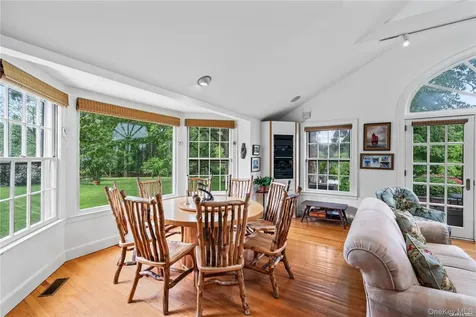 200 Cleft Road Mill Neck NY 11765