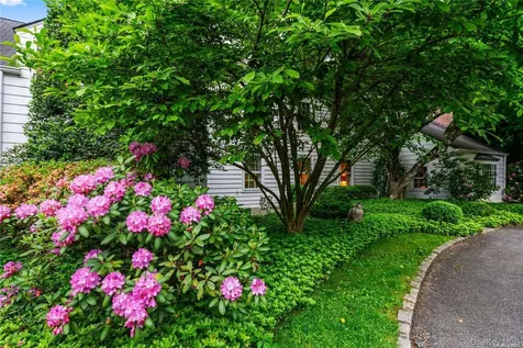 200 Cleft Road Mill Neck NY 11765