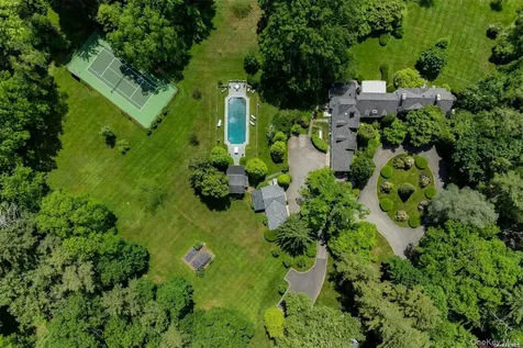 200 Cleft Road Mill Neck NY 11765
