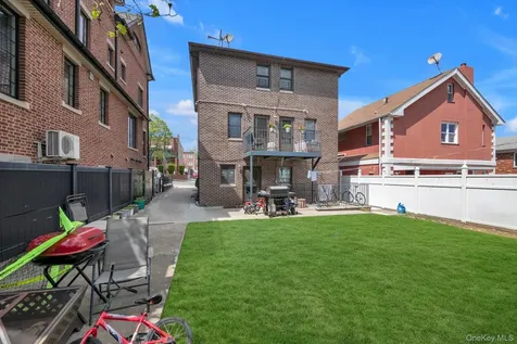 20-49 49th Street Astoria NY 11105