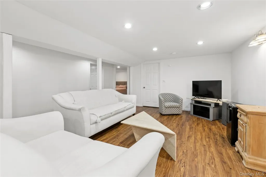 680 Westview Drive Mattituck NY 11952