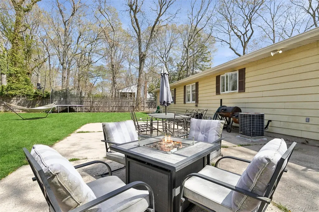 680 Westview Drive Mattituck NY 11952