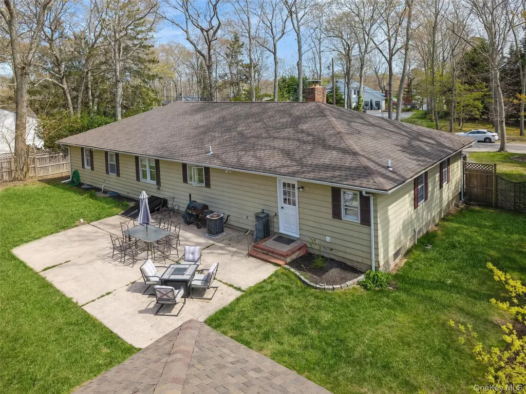 680 Westview Drive Mattituck NY 11952