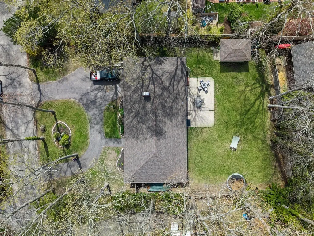 680 Westview Drive Mattituck NY 11952