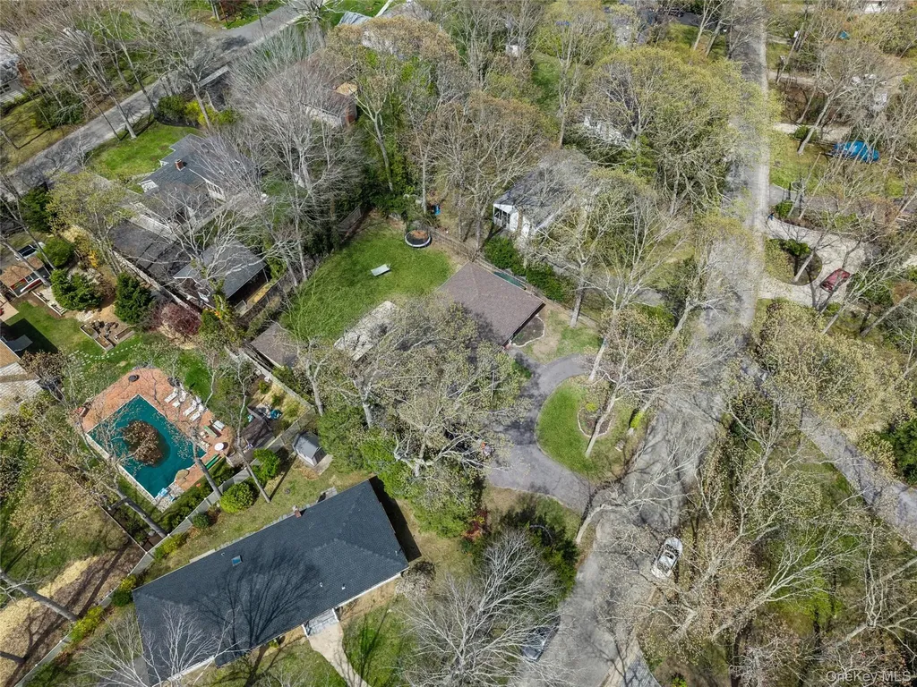680 Westview Drive Mattituck NY 11952