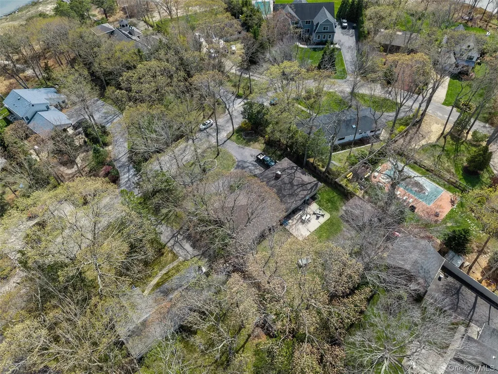 680 Westview Drive Mattituck NY 11952
