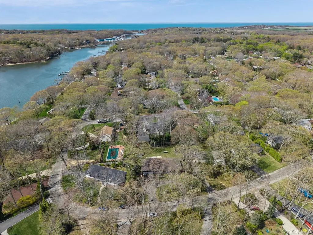 680 Westview Drive Mattituck NY 11952
