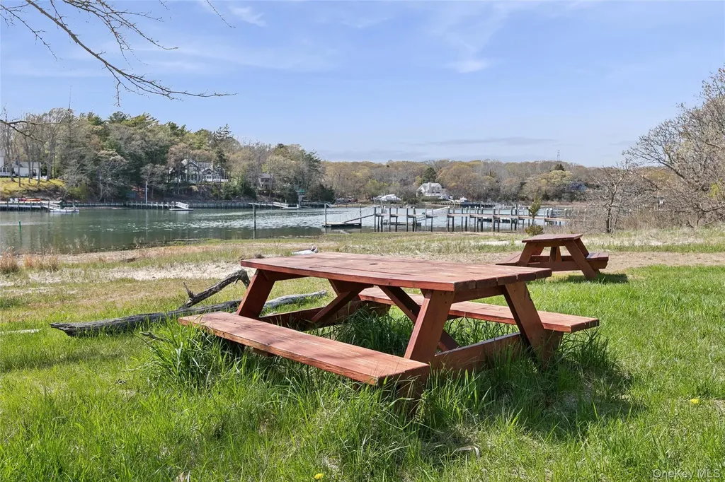 680 Westview Drive Mattituck NY 11952