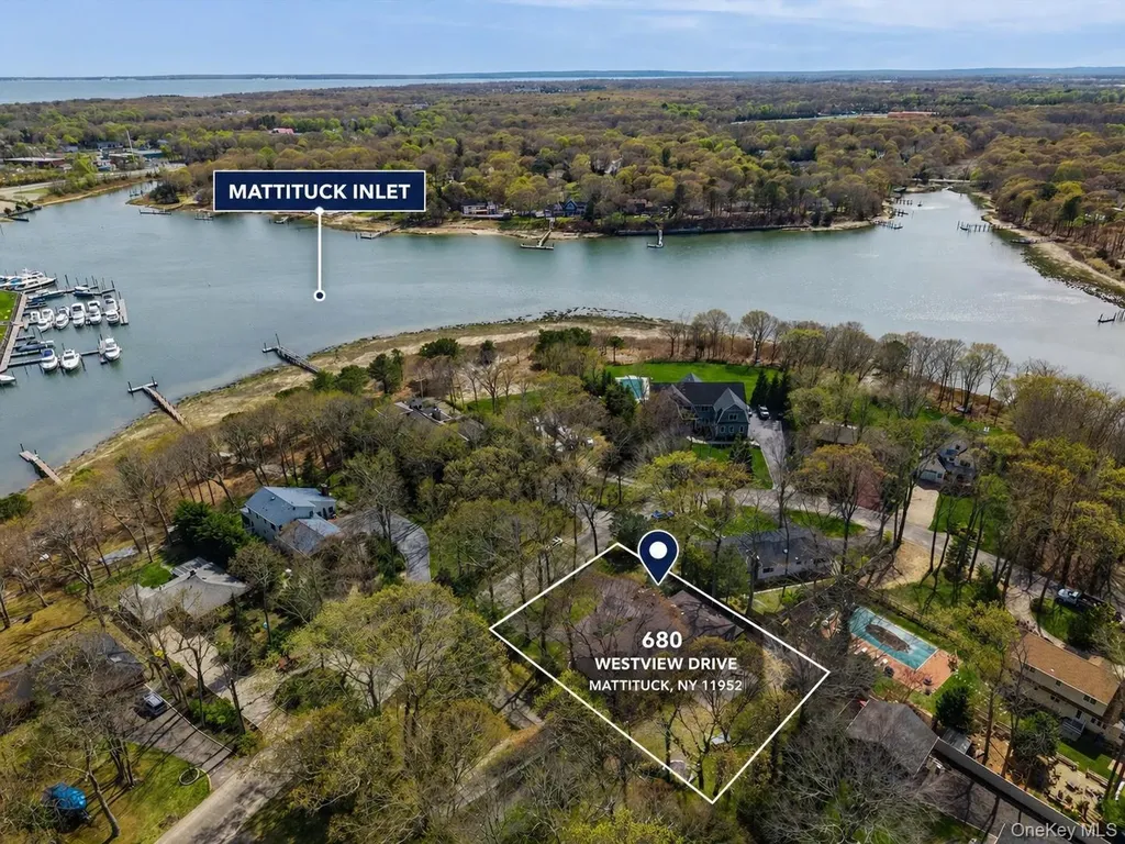680 Westview Drive Mattituck NY 11952