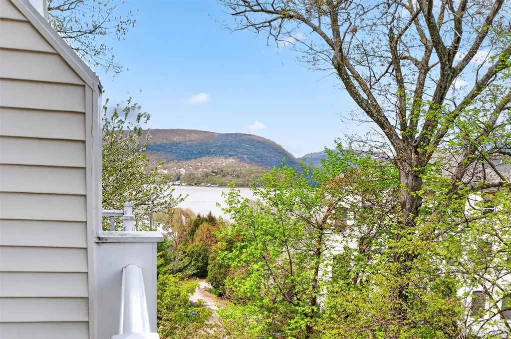 422 Highridge Court Peekskill NY 10566