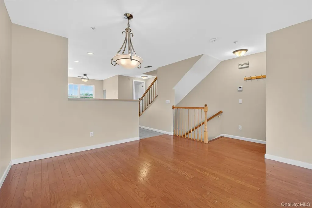 422 Highridge Court Peekskill NY 10566